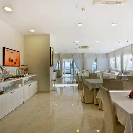 Szálloda Sidari Beach Hotel 3*